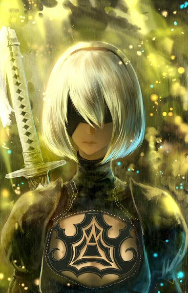 Anime picture 720x1120 with nier nier:automata yorha no. 2 type b bounin single tall image fringe short hair blonde hair lips mole lens flare dark skin mole under mouth sheathed blindfold girl weapon armor sheath