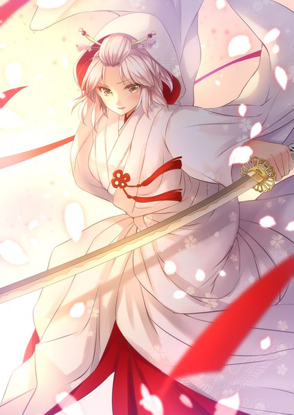 Anime picture 1032x1457 with fate (series) fate/grand order okita souji (fate) (all) okita souji (koha-ace) mia (gute-nacht-07) single tall image short hair holding yellow eyes white hair traditional clothes parted lips japanese clothes wide sleeves spread arms girl hair ornament weapon petals
