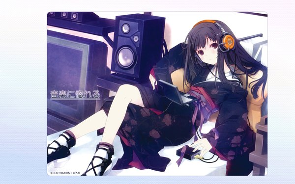 Anime picture 1920x1200 with ruroo long hair highres black hair wide image japanese clothes kimono headphones speakers