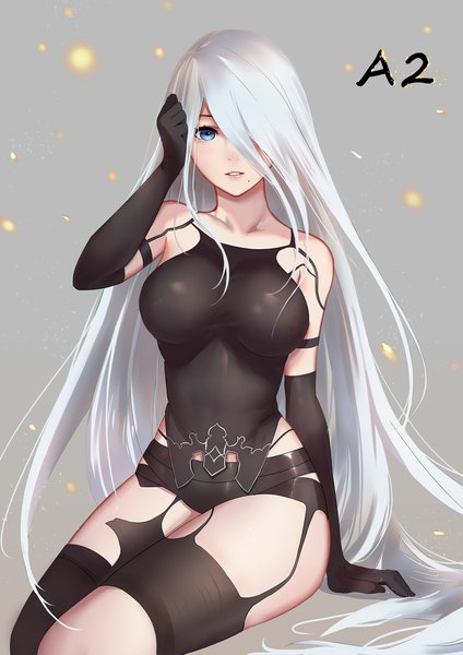 Anime picture 1535x2171 with nier nier:automata yorha type a no. 2 haohe buguo single tall image looking at viewer fringe breasts blue eyes light erotic large breasts sitting bare shoulders silver hair very long hair parted lips hair over one eye grey background mole