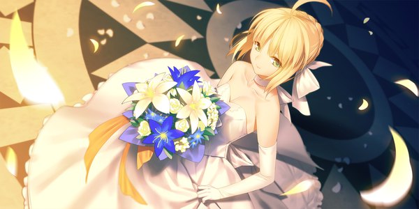 Anime picture 2159x1080 with fate (series) fate/stay night studio deen type-moon artoria pendragon (all) saber yangsion single looking at viewer highres short hair blonde hair wide image bare shoulders green eyes payot ahoge from above revision girl