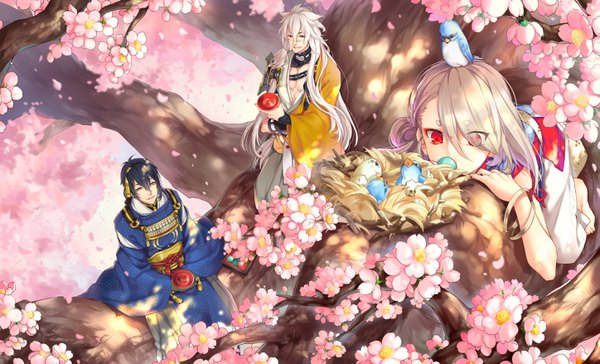 Anime picture 2894x1756 with touken ranbu nitroplus mikazuki munechika kogitsunemaru ima-no-tsurugi kingchenxi long hair fringe highres short hair blue eyes black hair smile hair between eyes red eyes wide image sitting white hair lying traditional clothes