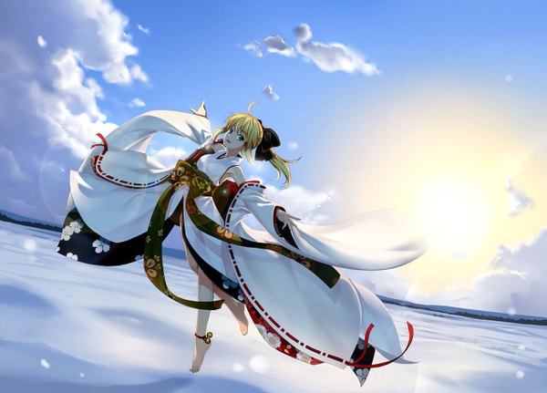 Anime picture 1280x920 with fate (series) fate/stay night studio deen type-moon artoria pendragon (all) saber saber lily namonashi looking at viewer short hair blue eyes blonde hair smile bare shoulders cloud (clouds) ahoge ponytail traditional clothes japanese clothes sunlight