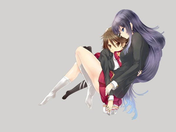 Anime picture 1400x1050 with tagme (artist) long hair looking at viewer fringe short hair blue eyes simple background brown hair multiple girls holding brown eyes blue hair purple hair nail polish profile pleated skirt grey background no shoes couple hug