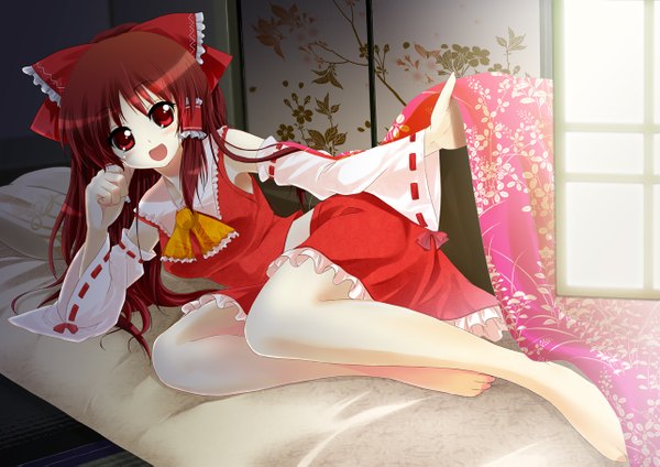 Anime picture 1286x909 with touhou hakurei reimu porurin long hair open mouth red eyes red hair legs miko girl skirt bow hair bow detached sleeves skirt set