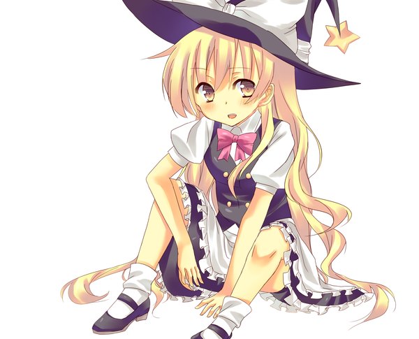 Anime picture 2225x1800 with touhou kirisame marisa kawaii shake-ben single long hair blush highres blonde hair simple background white background yellow eyes girl dress socks white socks witch hat