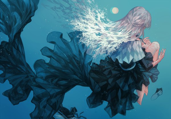 Anime picture 1000x700 with original kane (kanekiru) single long hair pink hair full body bent knee (knees) barefoot from above from behind bare legs floating hair underwater liquid hair girl dress black dress