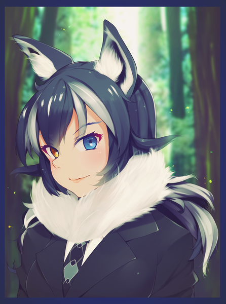 Anime picture 1580x2125 with kemono friends grey wolf (kemono friends) bonkiru single long hair tall image looking at viewer blush fringe blue eyes black hair smile hair between eyes brown eyes animal ears ahoge upper body multicolored hair grey hair blurry