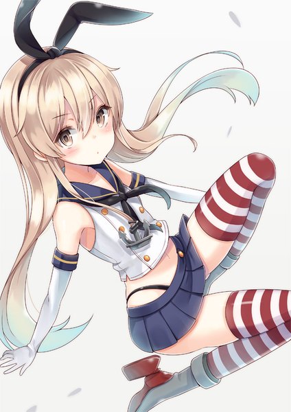 Anime picture 600x849 with kantai collection shimakaze destroyer yuzu-aki single long hair tall image looking at viewer blush fringe simple background blonde hair hair between eyes bare shoulders animal ears yellow eyes bent knee (knees) pleated skirt multicolored hair grey background bare belly