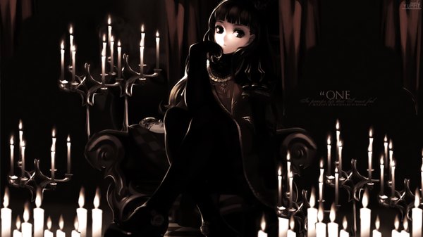 Anime picture 1366x768 with alice in wonderland alice (wonderland) alphonse (white datura) long hair looking at viewer black hair wide image black eyes inscription wallpaper black background chinese clothes dark background pale skin girl curtains jewelry chair crown chinese dress
