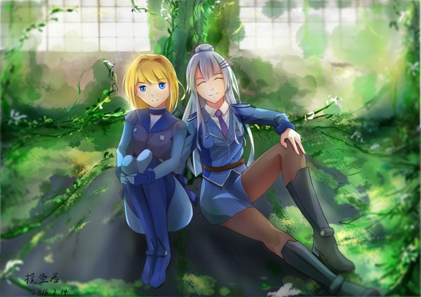 Anime picture 3507x2480 with heavy object j.c. staff milinda brantini frolaytia capistrano funnyufo long hair looking at viewer fringe highres short hair blue eyes blonde hair sitting multiple girls signed absurdres silver hair bent knee (knees) indoors blunt bangs