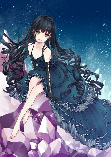 Anime picture 566x800 with original mikuni (mikunik) single tall image looking at viewer fringe black hair sitting bare shoulders green eyes very long hair barefoot night night sky legs drill hair girl dress gloves black gloves