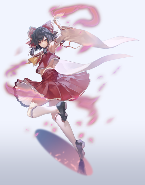 Anime picture 1000x1277 with touhou hakurei reimu leenim single tall image looking at viewer short hair black hair simple background red eyes full body bent knee (knees) ponytail traditional clothes japanese clothes pleated skirt grey background miko >:( girl