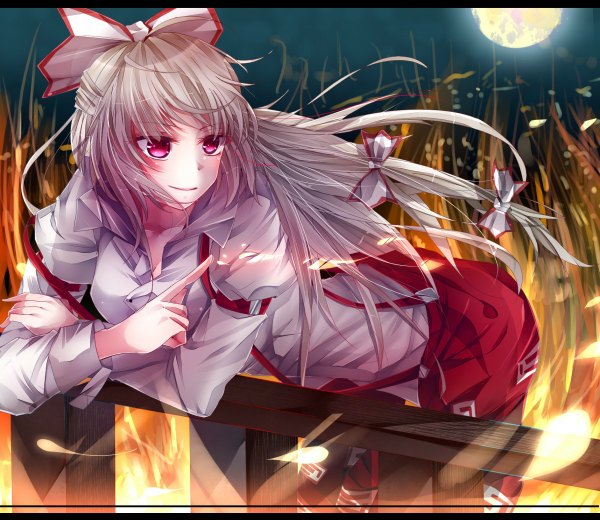 Anime picture 1200x1040 with touhou fujiwara no mokou rukito single long hair smile red eyes silver hair night leaning girl hair ornament bow ribbon (ribbons) hair bow hair ribbon full moon fire suspenders