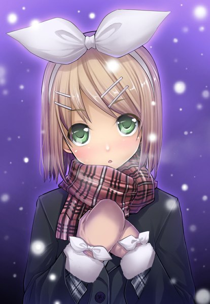 Anime picture 772x1117 with vocaloid kagamine rin kintarou (kintarou's room) single tall image looking at viewer blush short hair open mouth blonde hair green eyes snowing winter exhalation purple background girl hair ornament bow hair bow hairclip