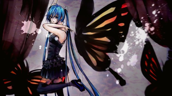 Anime picture 2560x1440 with vocaloid hatsune miku single looking at viewer fringe highres blue eyes wide image twintails very long hair multicolored hair girl thighhighs dress shoes insect butterfly