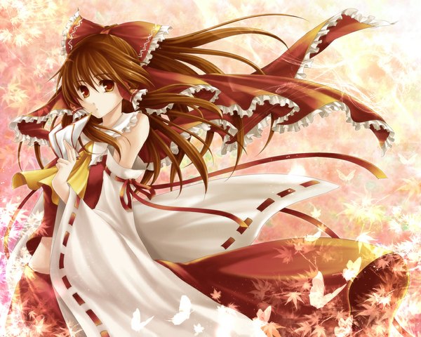 Anime picture 1000x800 with touhou hakurei reimu hagiwara rin single long hair looking at viewer brown hair brown eyes wind miko girl bow ribbon (ribbons) hair bow detached sleeves insect butterfly