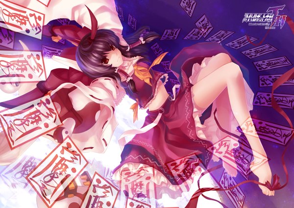 Anime picture 1680x1188 with touhou hakurei reimu skade single long hair black hair red eyes barefoot legs miko girl skirt bow hair bow skirt set card (cards) ofuda