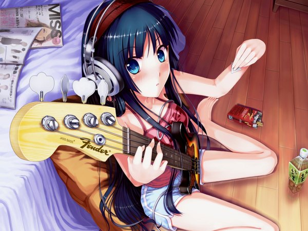Anime picture 1600x1200 with k-on! kyoto animation akiyama mio dopollsogno single long hair blush blue eyes black hair sitting bare shoulders barefoot from above bare legs looking up girl food shorts headphones bed