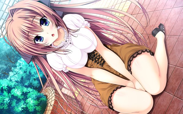 Anime picture 1054x659 with scramble lovers izumo sakurako inuzumi masaki single long hair looking at viewer blush breasts open mouth blue eyes brown hair large breasts sitting game cg :o legs checkered floor between legs surprised girl