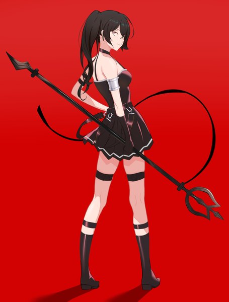 Anime picture 1119x1475 with sousou no frieren ubel (sousou no frieren) wesly2300 single long hair tall image looking at viewer fringe black hair simple background hair between eyes standing full body looking back from behind sleeveless side ponytail red background girl weapon