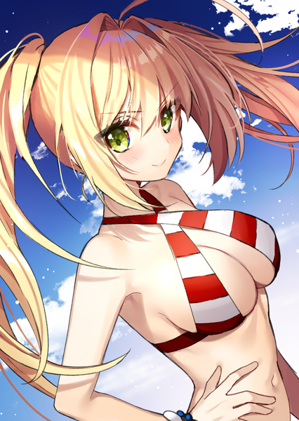 イラスト 823x1158 と Fateシリーズ fate/grand order nero claudius (fate) (all) ネロ・クラウディウス(水着) gambe ソロ 長髪 長身像 カメラ目線 赤面 前髪 おっぱい light erotic 金髪 笑顔 hair between eyes 大きな乳房 ツインテール 緑の目 payot