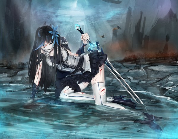 Anime picture 1480x1158 with original pixiv fantasia pixiv fantasia fallen kings mek single long hair fringe black hair smile hair flower black eyes high heels heterochromia kneeling lacing silver eyes smirk broken crack girl