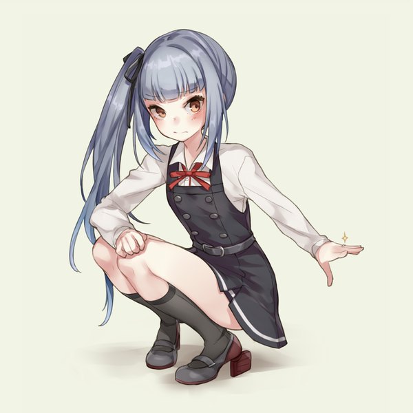 Anime picture 800x800 with kantai collection kasumi destroyer yuu (higashi no penguin) single long hair blush fringe simple background brown eyes payot looking away silver hair full body blunt bangs sparkle embarrassed outstretched arm side ponytail squat hand on knee