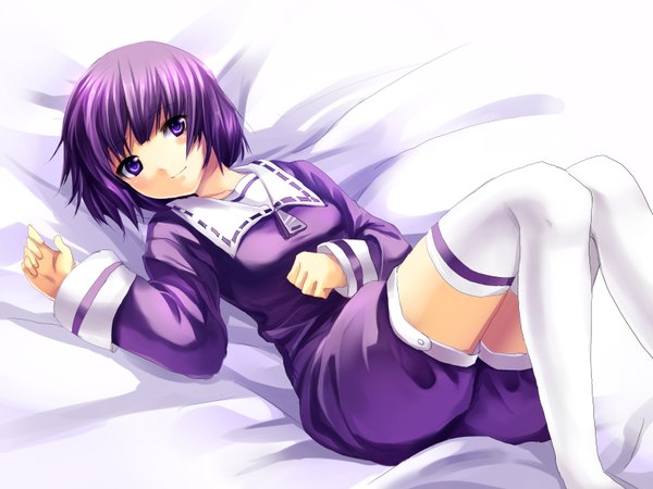 Anime picture 1600x1200 with sound horizon soror mochiko (mochiko3121) short hair purple eyes purple hair lying girl thighhighs white thighhighs bed