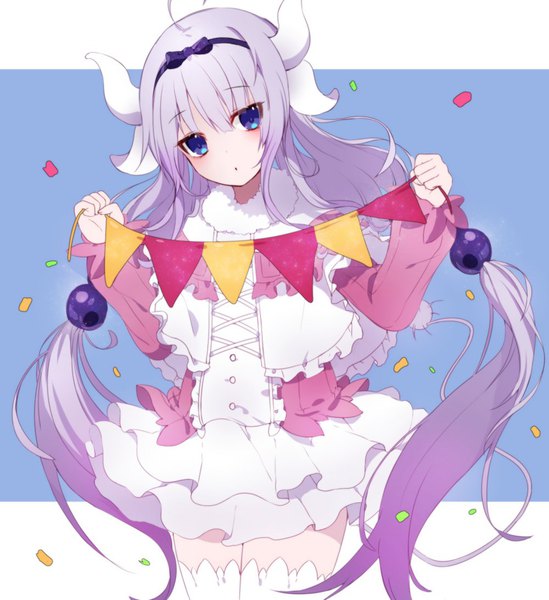 Anime picture 1000x1093 with kobayashi-san chi no maidragon kyoto animation kanna kamui kh (kh 1128) single tall image fringe blue eyes simple background twintails purple hair ahoge very long hair head tilt horn (horns) :o zettai ryouiki low twintails girl thighhighs