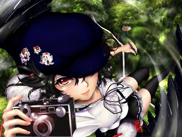 Anime picture 2000x1500 with touhou shameimaru aya redoredo (godprogress) single looking at viewer fringe highres short hair breasts black hair red eyes fingernails light smile lips lipstick flying black wings girl thighhighs skirt