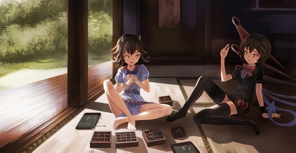 Anime picture 1200x621 with touhou houjuu nue kijin seija yamamomo (plank) fringe short hair open mouth black hair smile red eyes wide image sitting multiple girls holding indoors barefoot horn (horns) shadow sweat zettai ryouiki