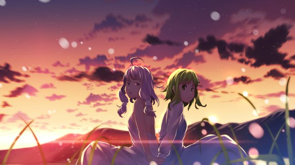 Anime picture 1500x844 with vocaloid gumi yuzuki yukari yuuji (yukimimi) long hair looking at viewer fringe wide image sitting twintails purple eyes bare shoulders multiple girls green eyes pink hair sky purple hair cloud (clouds) pink eyes green hair