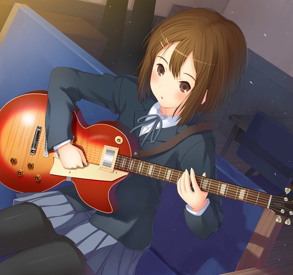 Anime picture 850x800 with k-on! kyoto animation hirasawa yui yamamoto shima single blush fringe short hair brown hair sitting holding brown eyes looking away bent knee (knees) indoors parted lips pleated skirt sunlight girl skirt
