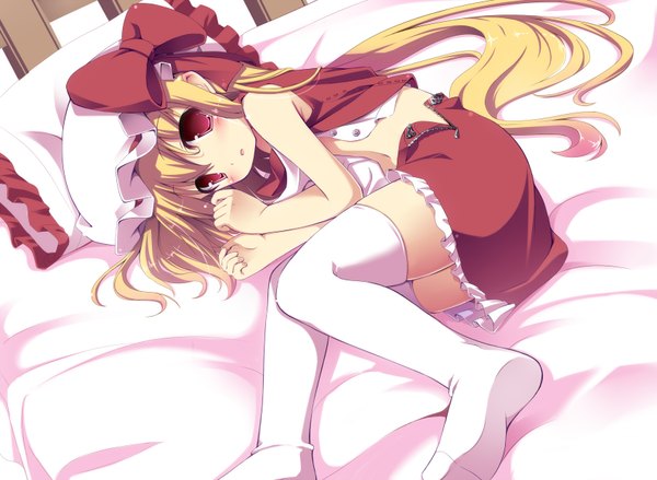 Anime picture 1694x1240 with touhou flandre scarlet masaki (machisora) single long hair blonde hair red eyes lying loli one side up girl thighhighs dress skirt bow hair bow white thighhighs bonnet skirt set