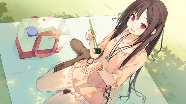 Anime picture 1280x720 with ima sugu onii-chan ni imouto da tte iitai! nanase matsuri akinashi yuu long hair black hair red eyes wide image game cg girl dress food boots pendant bag obento