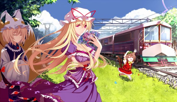 Anime picture 2000x1155 with touhou yakumo yukari yakumo ran chen suisai long hair highres short hair blonde hair red eyes brown hair wide image multiple girls animal ears sky cloud (clouds) tail eyes closed animal tail cat ears