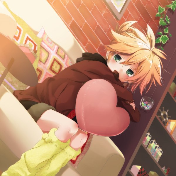 Anime picture 1900x1900 with vocaloid kagamine len sinwa (tamaki) single looking at viewer blush highres short hair blonde hair green eyes indoors mouth hold boy plant (plants) food jacket shorts boots heart sweets