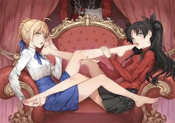 Anime picture 1169x826 with fate (series) fate/stay night type-moon artoria pendragon (all) saber toosaka rin archer (fate) haijin long hair looking at viewer short hair open mouth light erotic black hair blonde hair sitting twintails multiple girls green eyes ahoge