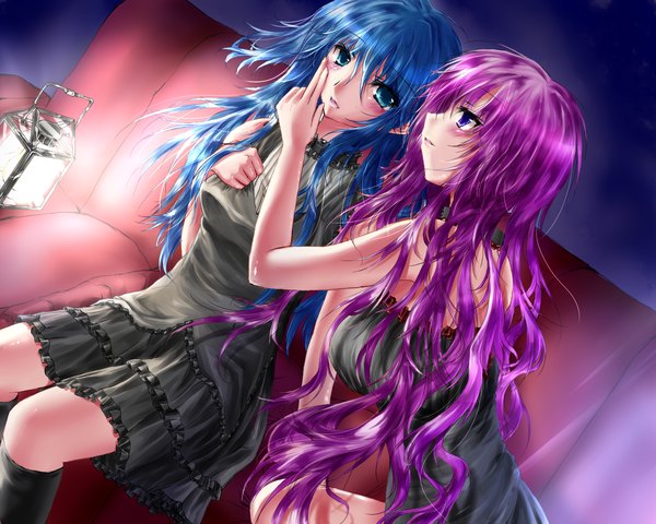 Anime picture 1280x1024 with vocaloid magnet (vocaloid) hatsune miku megurine luka long hair blush blue eyes purple eyes multiple girls blue hair pink hair girl dress 2 girls black dress couch lantern