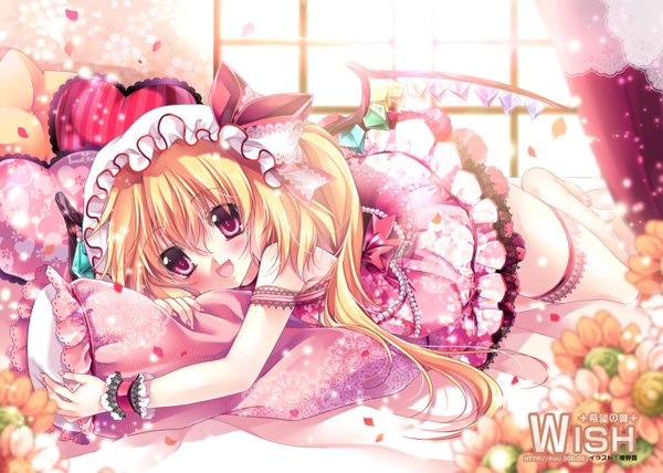 Anime picture 1400x1000 with touhou flandre scarlet sakurano tsuyu single looking at viewer blush short hair open mouth blonde hair red eyes one side up girl dress petals wings frills pillow bonnet crystal