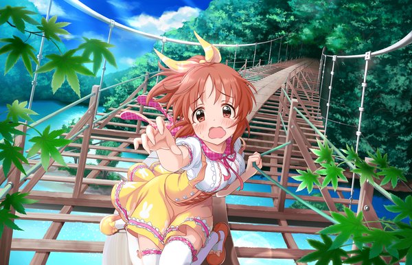 Anime picture 1280x824 with idolmaster idolmaster cinderella girls abe nana single looking at viewer blush short hair open mouth red eyes brown hair atashi ponkotsu android girl thighhighs dress bow plant (plants) hair bow white thighhighs tree (trees) leaf (leaves)