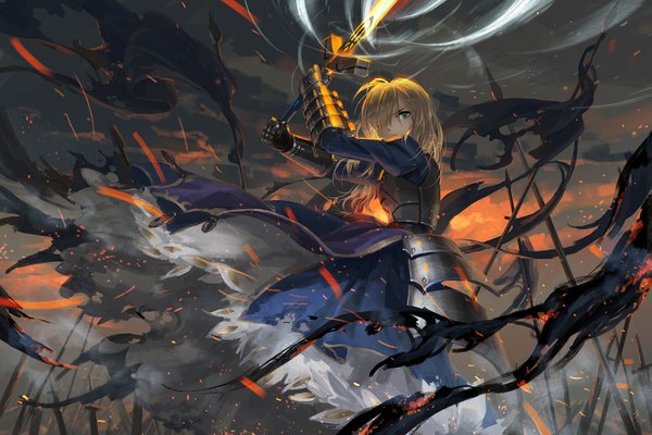 Anime picture 1347x900 with fate (series) fate/stay night type-moon artoria pendragon (all) saber seeker single long hair looking at viewer fringe blonde hair green eyes sky hair over one eye fighting stance girl weapon sword armor spear