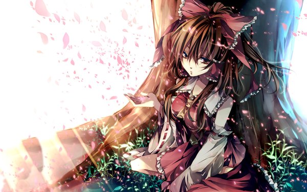 Anime picture 1280x800 with touhou hakurei reimu tsukioka tsukiho long hair brown hair wide image brown eyes miko girl bow ribbon (ribbons) plant (plants) hair bow detached sleeves petals tree (trees)