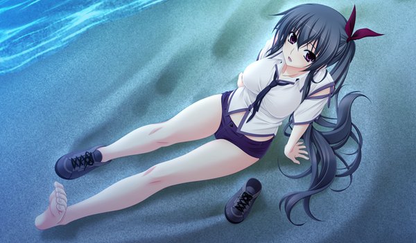 Anime picture 1024x600 with sora to kumo to kimi no koi long hair black hair red eyes wide image game cg ponytail legs beach girl shirt shorts