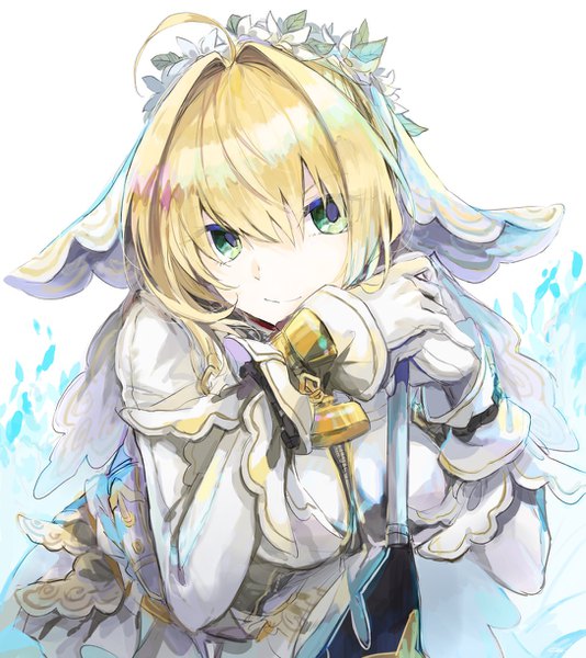 Anime picture 1087x1220 with fate (series) fate/extra fate/extra ccc nero claudius (fate) (all) nero claudius (bride) (fate) ezu (e104mjd) single tall image looking at viewer fringe short hair blonde hair smile hair between eyes white background green eyes payot upper body ahoge girl