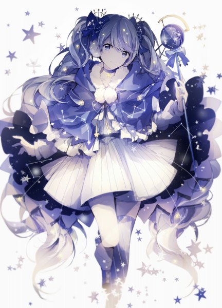 Anime picture 900x1250 with vocaloid hatsune miku fuyu no yoru miku peneko single tall image looking at viewer blue eyes simple background smile standing white background twintails holding blue hair bent knee (knees) very long hair long sleeves head tilt shadow