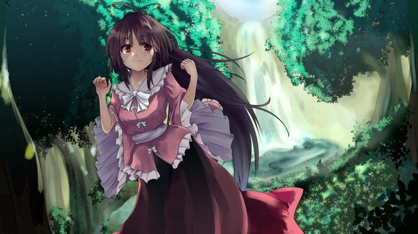 Anime picture 1600x900 with touhou houraisan kaguya shiina shian single long hair black hair smile red eyes wide image ahoge japanese clothes wide sleeves waterfall girl dress plant (plants) tree (trees) water frills