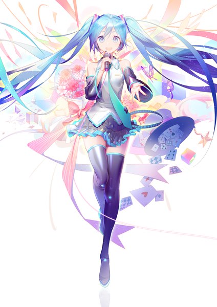 イラスト 2480x3508 と ボーカロイド 初音ミク yyb ソロ 長身像 前髪 highres 開いた口 青い目 笑顔 立つ ツインテール 肩出し holding 青い髪 全身 very long hair :d pleated skirt outstretched arm