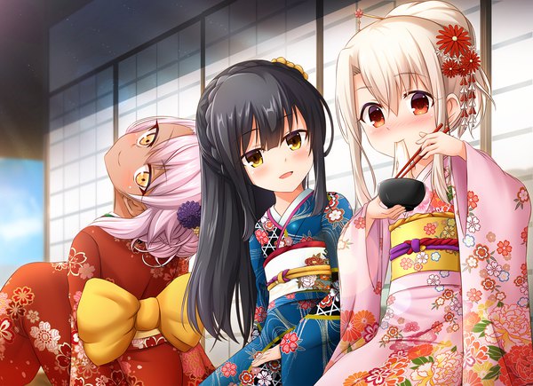 Anime picture 1634x1187 with fate (series) fate/kaleid liner prisma illya illyasviel von einzbern kuro (fate/kaleid liner) miyu edelfelt morokoshi (tekku) long hair blush black hair red eyes sitting multiple girls yellow eyes payot pink hair white hair traditional clothes head tilt japanese clothes alternate costume